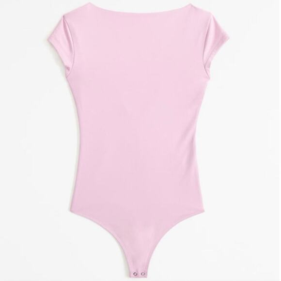 NWOT Abercrombie & Fitch Soft Matte Seamless Tee Bodysuit Light Pink Size M - Picture 1 of 5